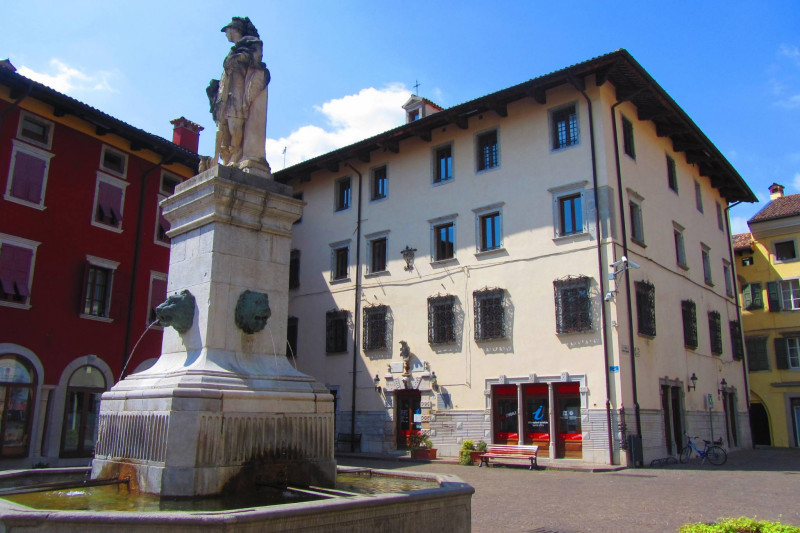 Palazzo ex Monte di Pietà (informacittà) - E. Gottardo